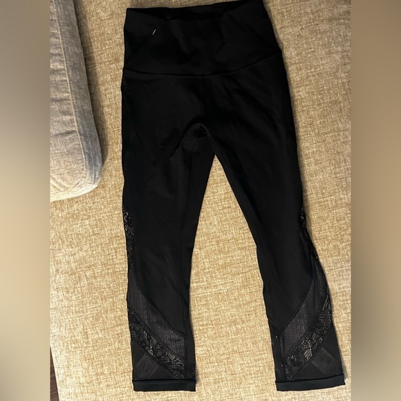 Lululemon Lace leg Leggings - Picture 4 of 10